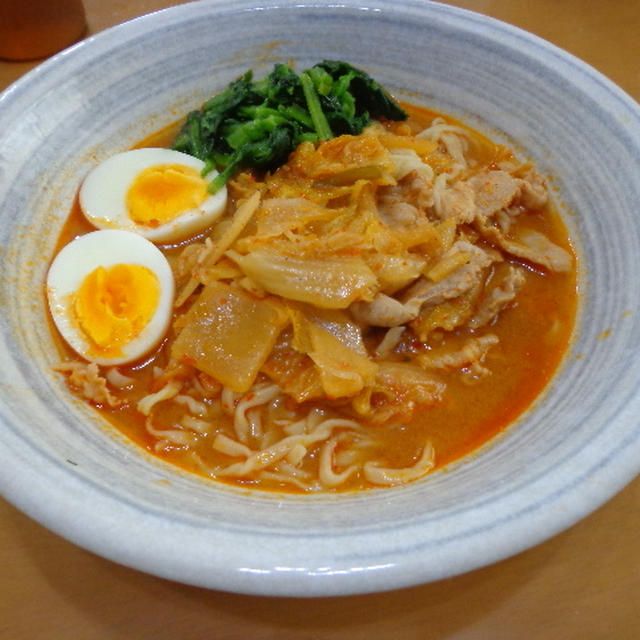 暑い夏こそ汗をかく！キムチラーメン。