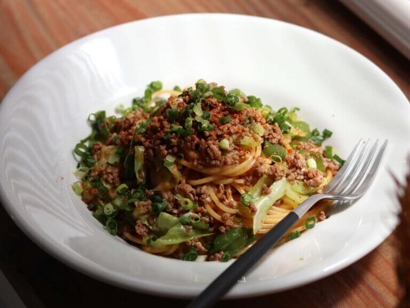 【リピ必至】キャベツとピーマンの甘辛パスタのレシピ/作り方
