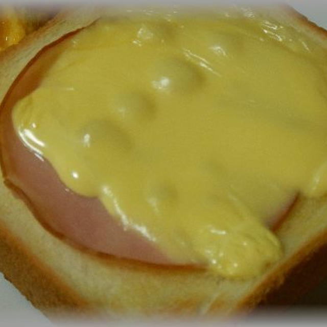 ハムチーズートースト＆スクランブルエッグ