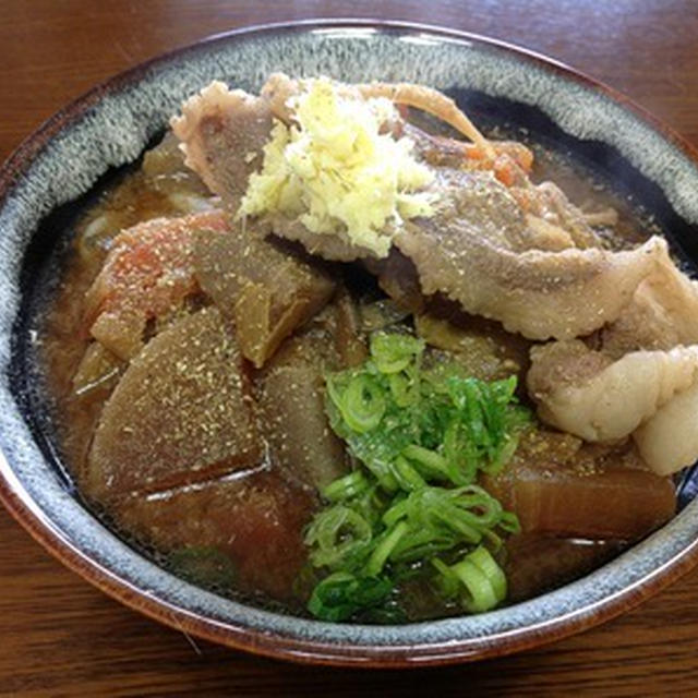 今日の麺は「牡丹鍋うどん」