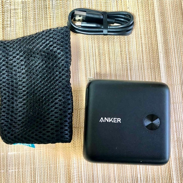 USB充電器とバッテリーが1つに 　Anker PowerCore Fusion 10000