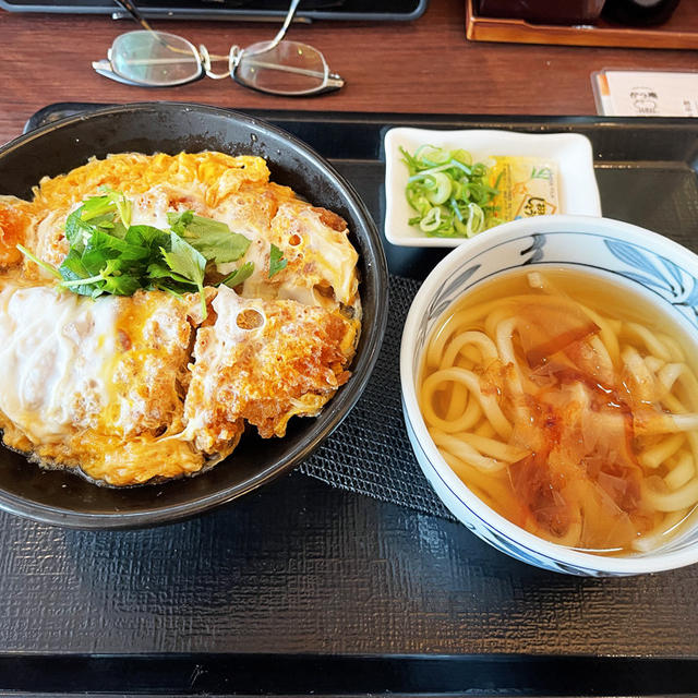 熟成ロース中かつ丼うどんセットを食べる 〜かつ庵〜