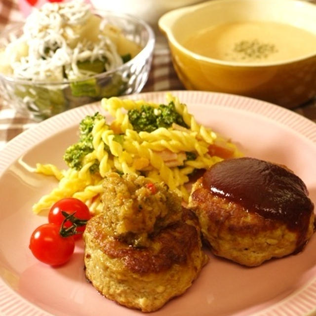 ミニ豆腐ハンバーグ2種のソースで