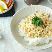 一杯５７円＊ツナ缶と卵でお手軽ごはん♪【ツナ玉そぼろ丼】