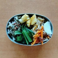昨シーズンはおいしく感じたヤングコーンが今シーズンはいまいちなお弁当