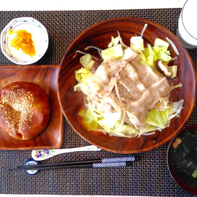 シンプルでヘルシー！豚バラ肉と野菜の蒸しもの