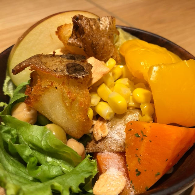 無印良品銀座店　MUJI Diner モーニング　単品注文OKのサラダバーの野菜　１Fの野菜売場