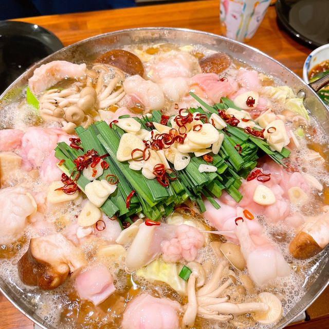 博多風牛のもつ鍋です〜！！