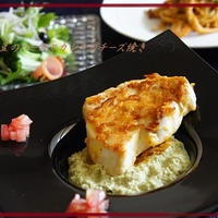 ひたし豆のソースとカジキのチーズ焼き