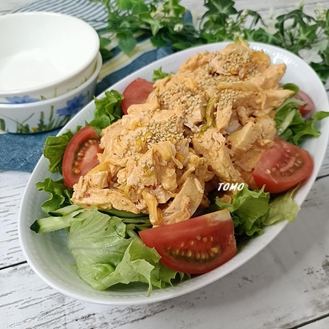 レンジで簡単♪鶏胸肉のキムチサラダ