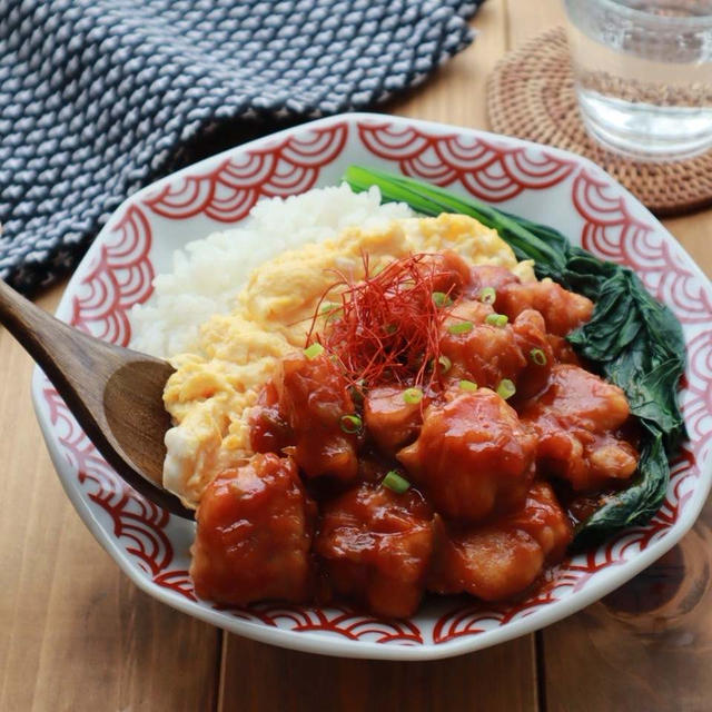 これは大当たり中華！【鶏チリ玉丼】