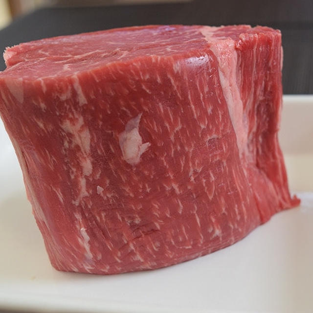 鉄のフライパンで焼くシャトーブリアン～シェフに貰った絶品サーモンハラス丼～