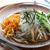 夏はやっぱり。彩り千切り野菜のせ！冷やしそば