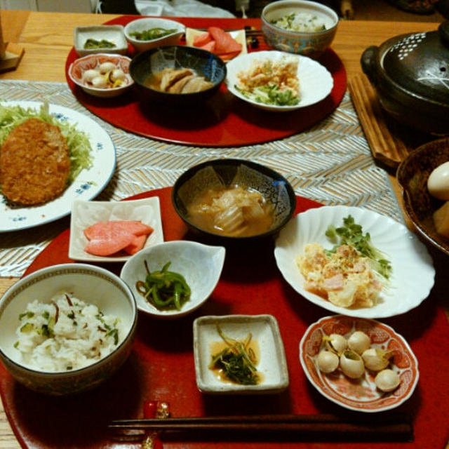手羽大根と湯豆腐と小鉢7品で晩酌　日本酒で。