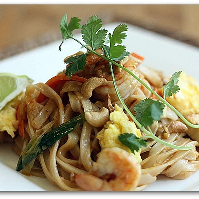 アジアン香るPad Thai Shrimp（パッタイ）