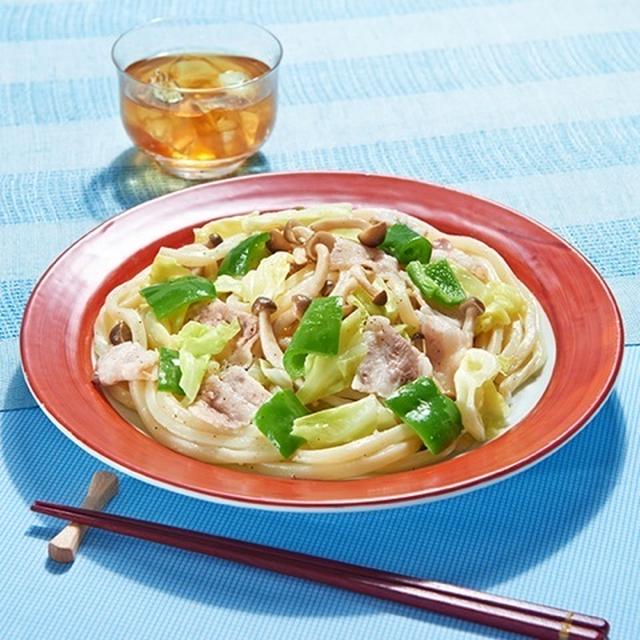 ★レシピＵＰ★7月の「冷凍うどんでお悩み解決キッチン」は、焼かない焼きうどん（塩レモン味）