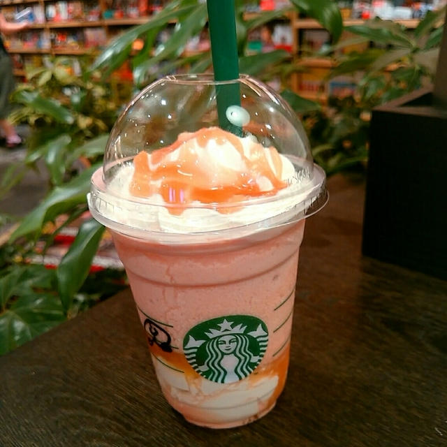 スタバ新作☆ピーチとティー ババロアのフラペチーノ®　