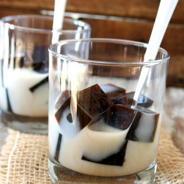 Coffee Jelly in Almond Milkコーヒーゼリー・イン・アーモンドミルク