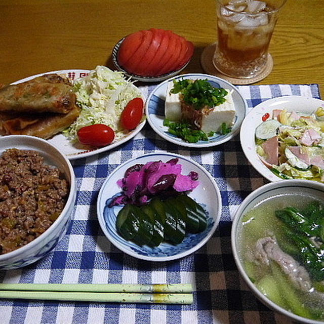 【夕食】自家製春巻き・ルーローファン・青梗菜と豚肉のスープ…