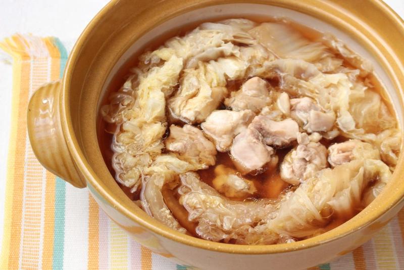 白菜大量消費におすすめ！白菜と鶏肉のこくうま醤油鍋。無油つゆだく鍋で野菜を消費！