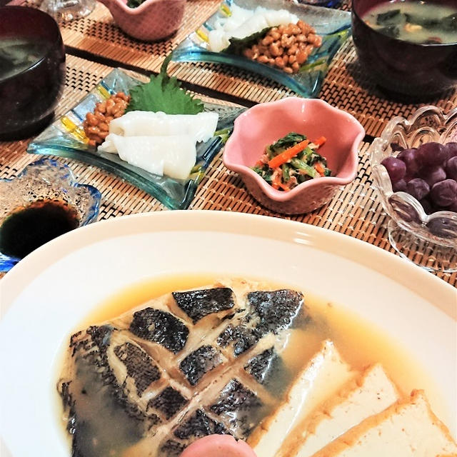 一緒に煮て時短！カレイの煮魚　de　和食なおうちごはん。と、鼻歌まじり。超ご機嫌の息子は幸せ者。