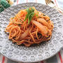 備蓄の市販の生麺ナポリタンで野菜たっぷりナポリタン（新玉ねぎ、水菜）
