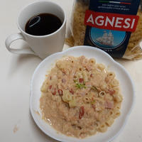 味噌味の豆乳ソースのリング型AGNESIのパスタ