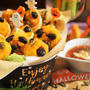 ■ハロウィンレシピ【お揚げ巻き南瓜の味噌バターマヨ焼きおにぎりバスケ】スティック野菜添えです♪