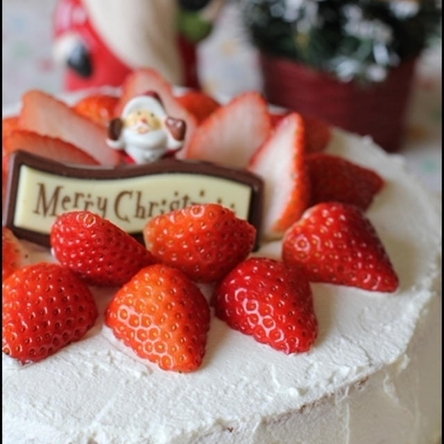 手作り感たーっぷり・・・クリスマスケーキ。