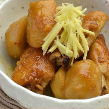 鶏手羽と里芋の煮物