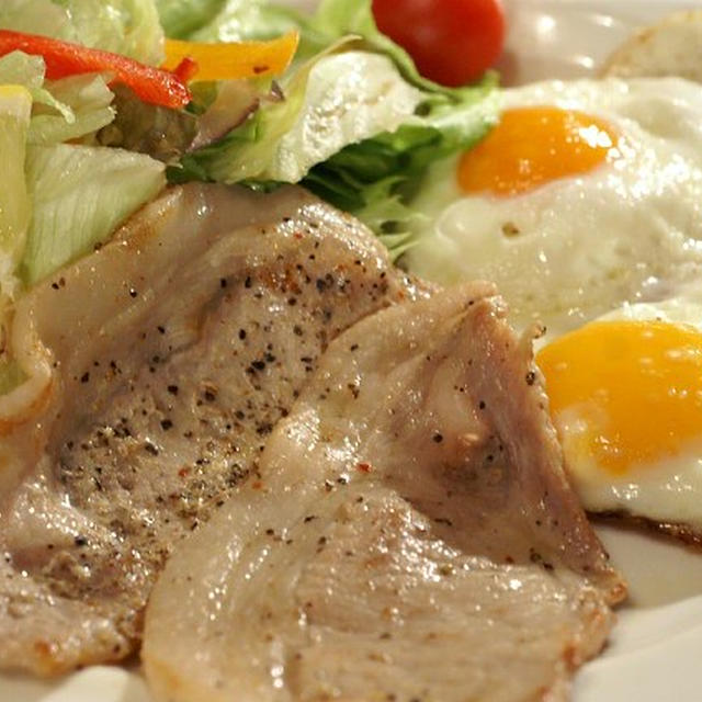 ワンプレート朝ご飯のご紹介と我が家の皇帝ダリアのご紹介です。