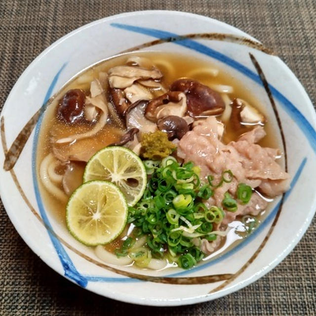 気分が変わって・・・牛肉とミックス茸のあんかけうどん♪・・♪