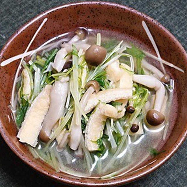 水菜とブナシメジと油揚げの白だし煮、ブリの刺身