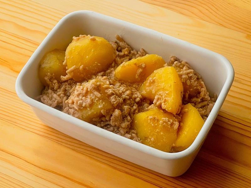 じゃがいもの甘辛そぼろ煮