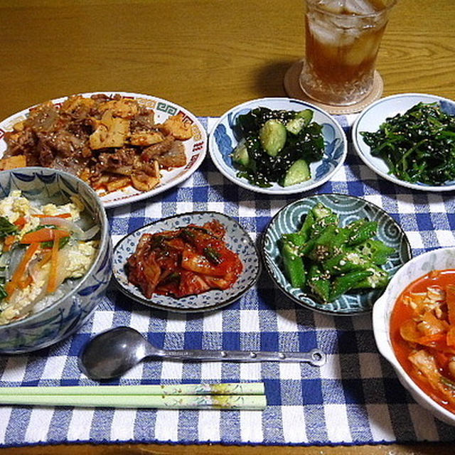 【夕食】たまごクッパ・トッポギ・たけのことこんにゃくの豚肉炒め…