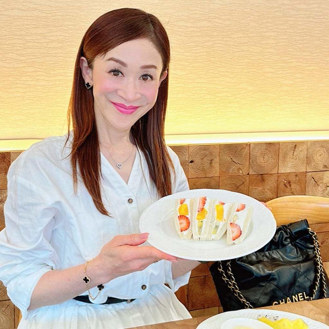 米子市美術館横のフルーツカフェサエキさんへ