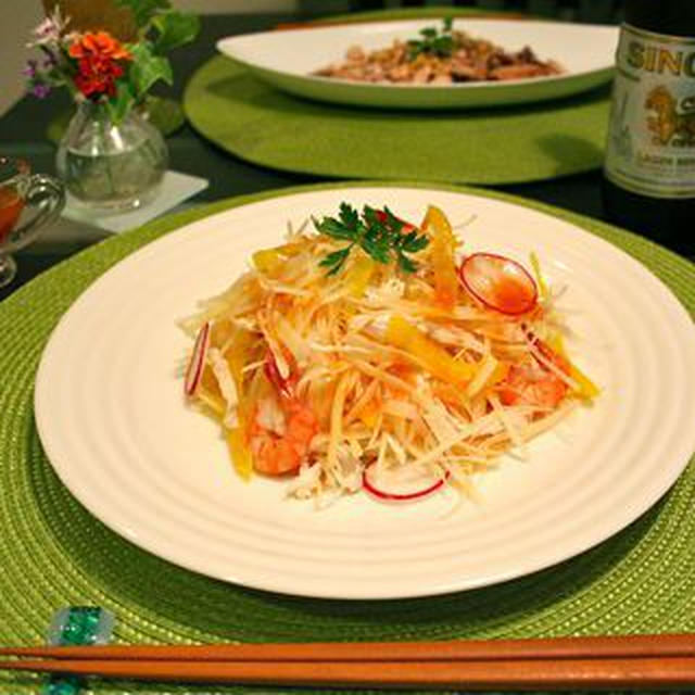 タイ風じゃがいものサラダといかのにんにく炒め