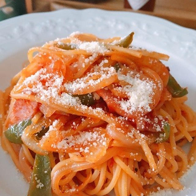 今日のお昼はナポリタン