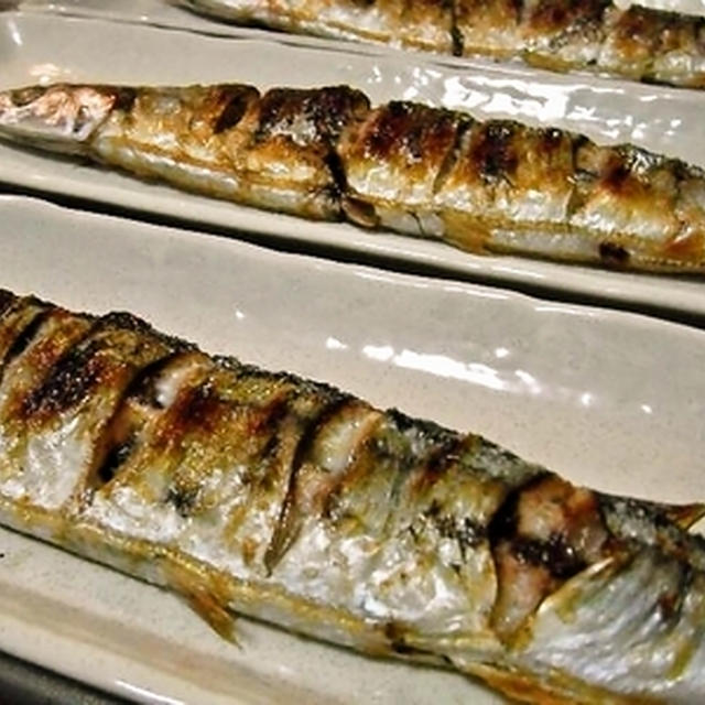騙され秋刀魚　とろろごはん（と山形のだし）　茄子と挽き肉の味噌汁　カボチャのオーブン焼き
