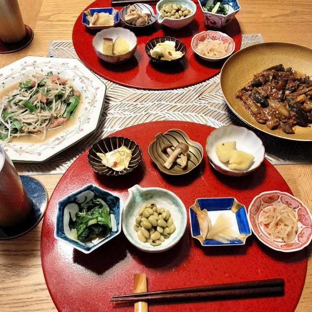 麻婆エリンギ茄子、黒もやし炒めにお野菜系常備小鉢7品で晩酌