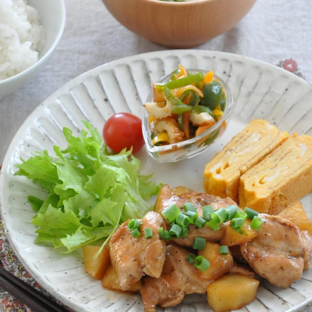 【晩ごはん何にしよう】お得な”鶏むね肉”で作る「鶏肉とじゃがいもの照り焼き」献立