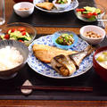 美味しい魚と豆乳スープの和食ごはん