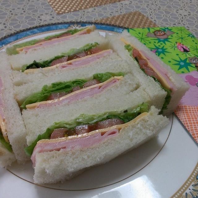 ブランチはハムチーズサンド