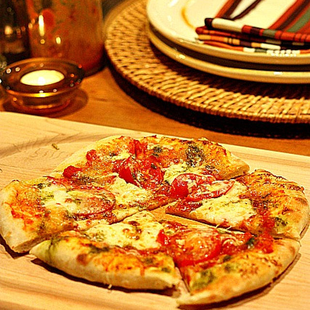 The Raddest Homemade Mozzarella Pizza with Mayonnaise & Argentina Sauce