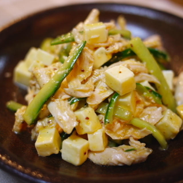鶏ササミとキュウリとチーズの野菜ジュース和え