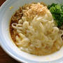 今朝の麺は「カレー釜玉うどん」