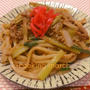 小松菜と豚ひき肉のソース焼きうどん