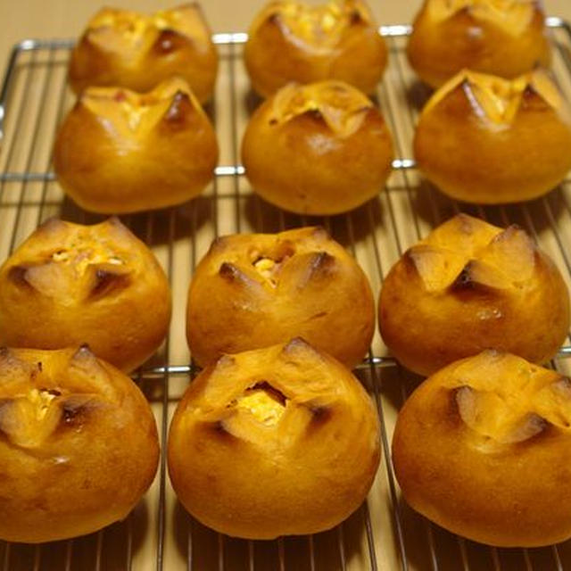 トマト缶で！ナポリタンみたいなパン！