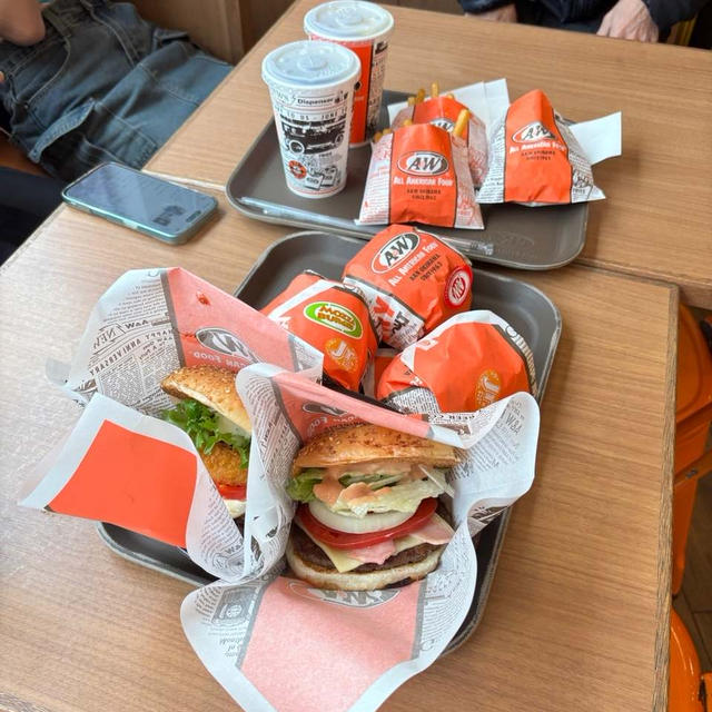 沖縄行ったら絶対食べるハンバーガー  A&W