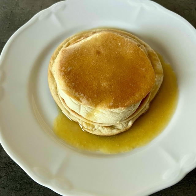 【レシピ】 簡単で食後のお腹もラクラク軽い「ふわふわ極かるパンケーキ」しょうゆ卵黄のおまけも！